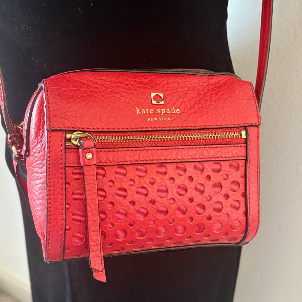 Kate Spade Perri Lane Bubbles Salmon Small Crossbody - Picture 2 of 7